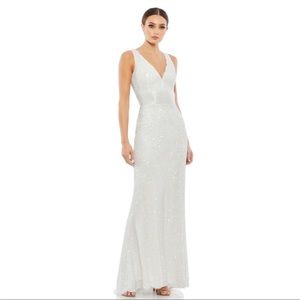 Mac Duggal White Scalloped Neckline Sequin Beaded Evening Gown 4930m wedding